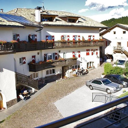 Hotel Zum Rossl Anterivo Exterior foto